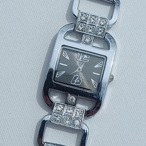 BTL Silver Tone Crystal Rhinestone Chunky Link Bracelet Watch, New Battery